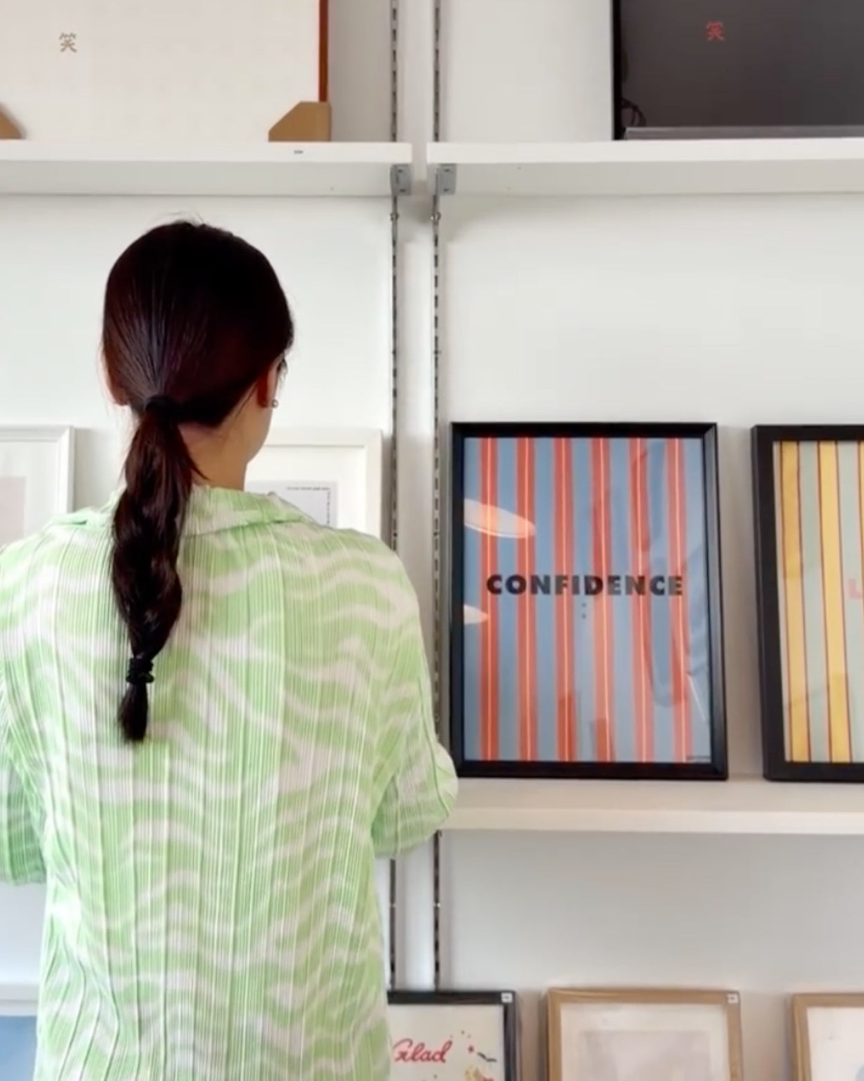 hong kong gifts souvenirs tourists things to do