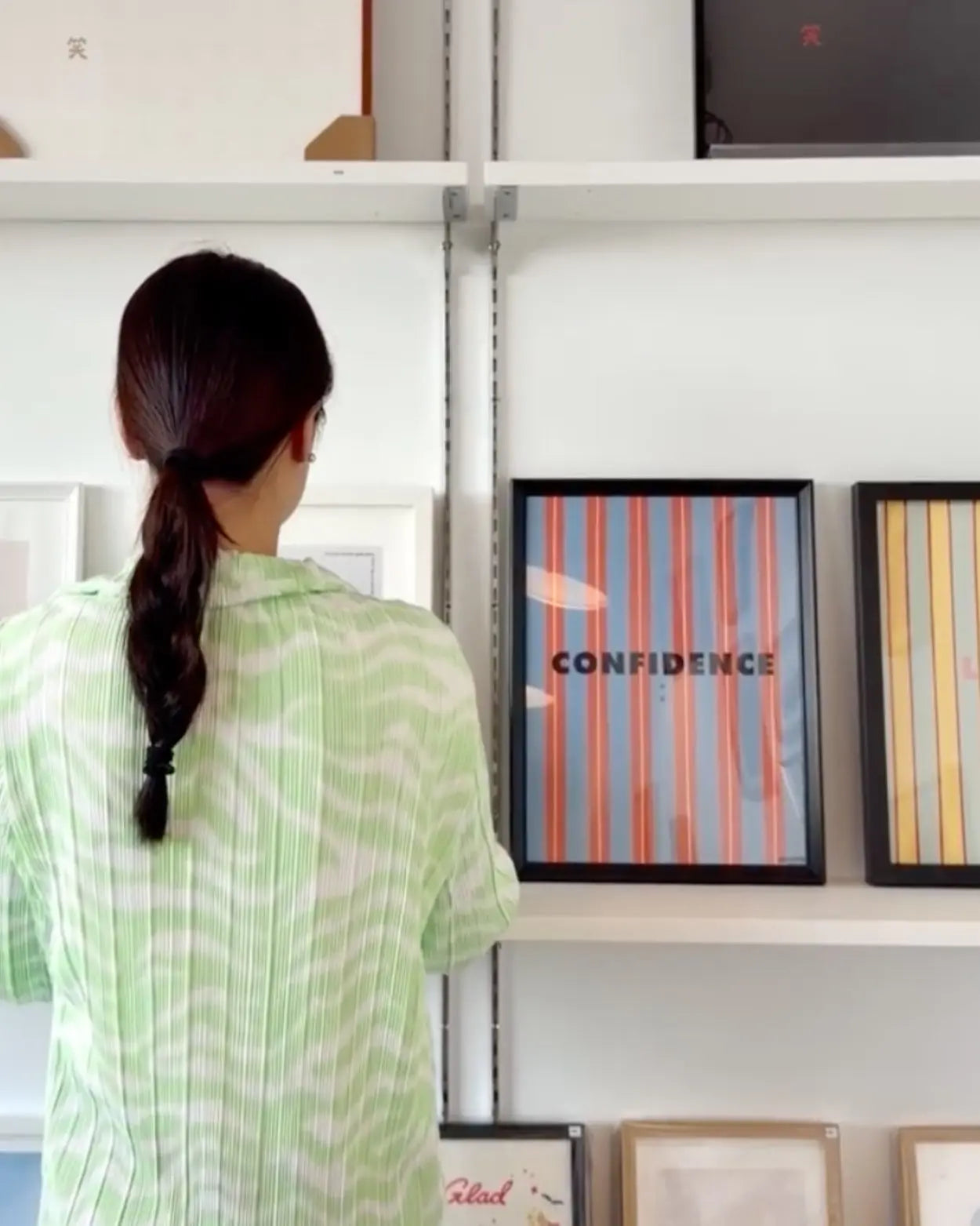 hong kong gifts souvenirs tourists things to do