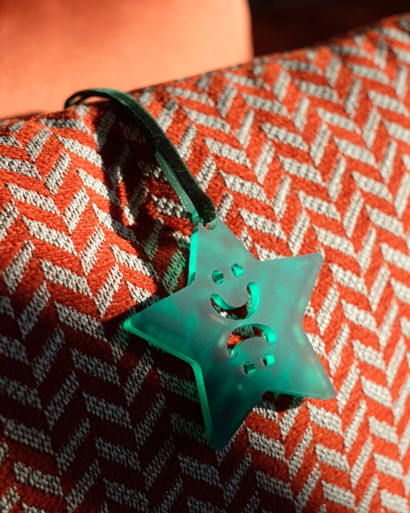 Smiley Face Festive Ornament (Green Star)