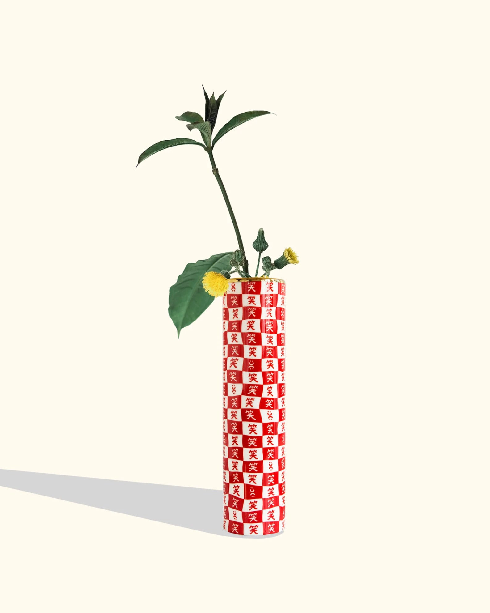 農曆新年賀禮 香港藝術設計師 紅花瓶擺設 the tiny smile garome ceramic vase