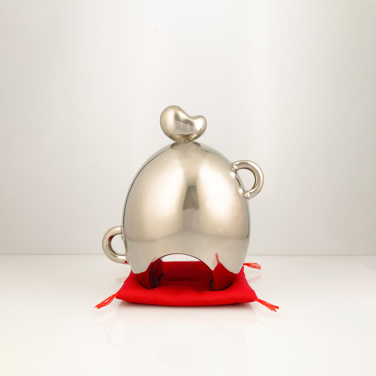 silver metallic home decor artist limited edition ceramic gift hong kong 香港 鍍銀 銀色 家具擺設 陶瓷 smiley face 笑臉 tts 禮物